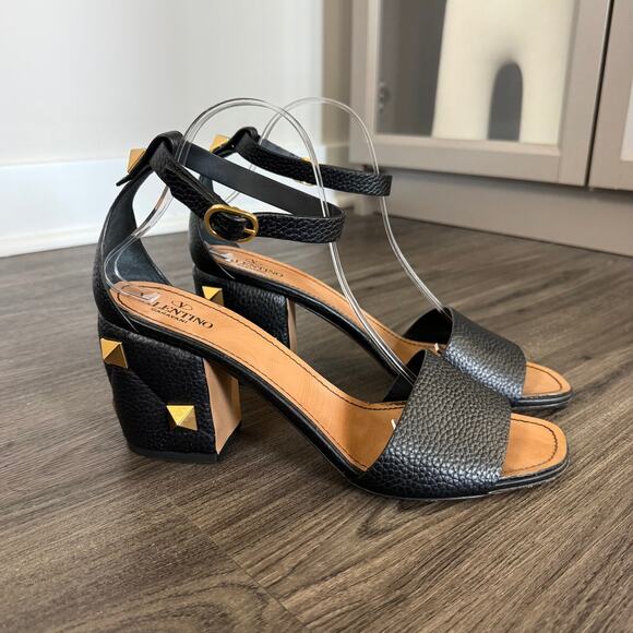 Valentino Garavani Black Leather Gold Studded Sandals 41 Grained Block Heels - Picture 1 of 6